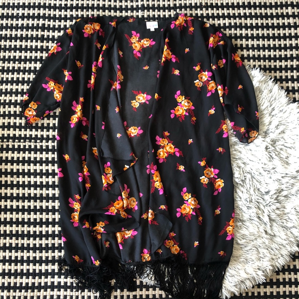 lularoe monroe fringe kimono black floral